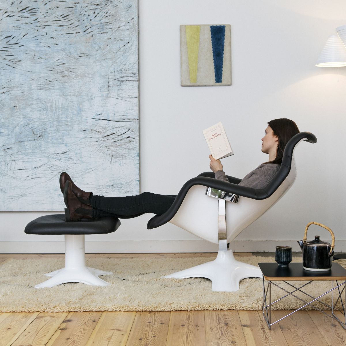 Karuselli Lounge Chair black leather Lukki Stool