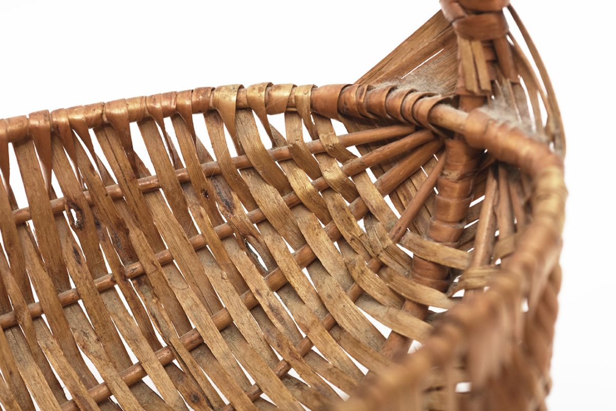 Oval Rattan Basket Handle details3