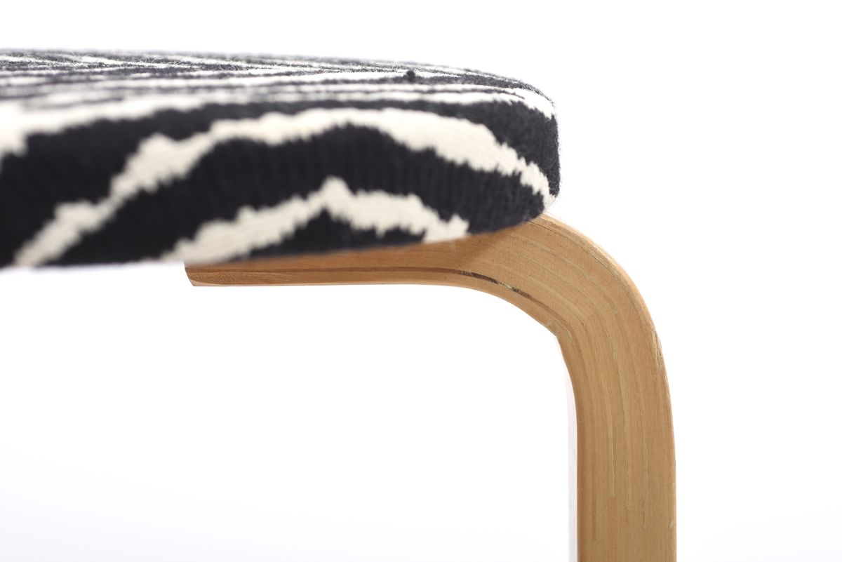 Aalto Alvar Stool 60 Zebra 5 slits 02