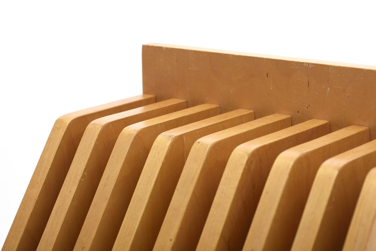 Anonymous Finnish book stand 01