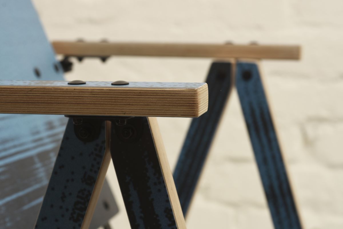 Kukkapuro Yrjo Tattoo Chair Blue Lake Detail2