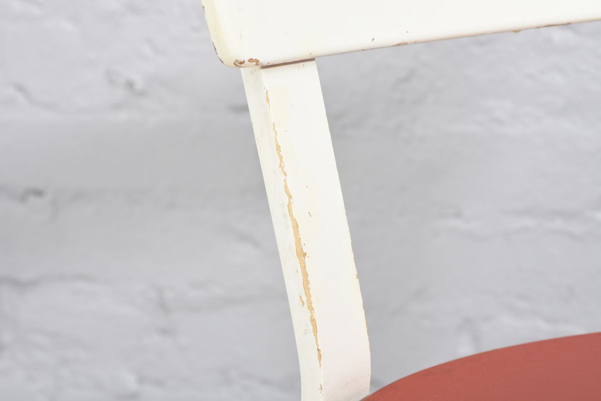 Aalto Alvar Chair 69 red x white frame 02