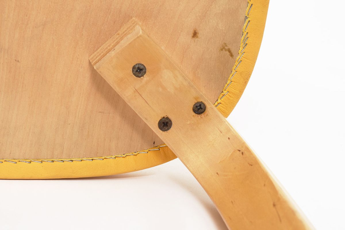 Aalto-Chair69-Yellow-Vinyl-details10