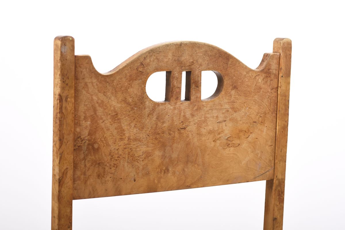 Anonymous Sculptural Finnish Art Nouveau chair 03