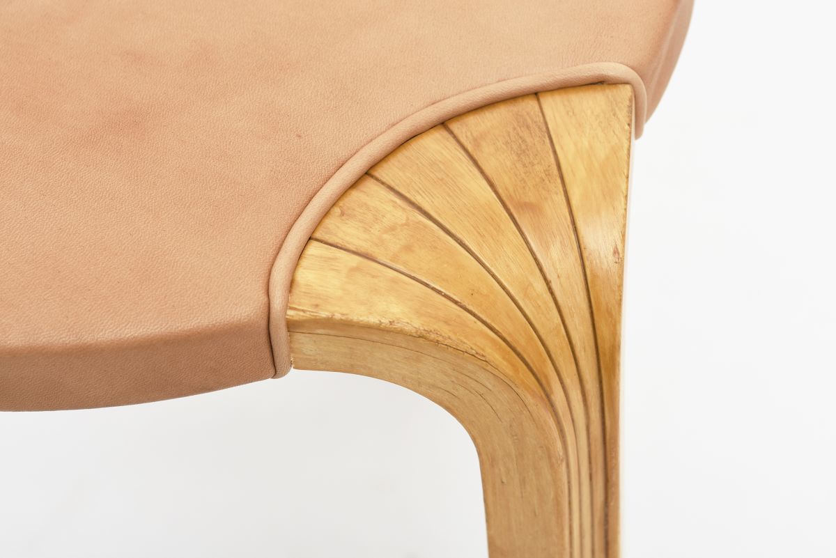 Aalto Alvar Stool X beige 01