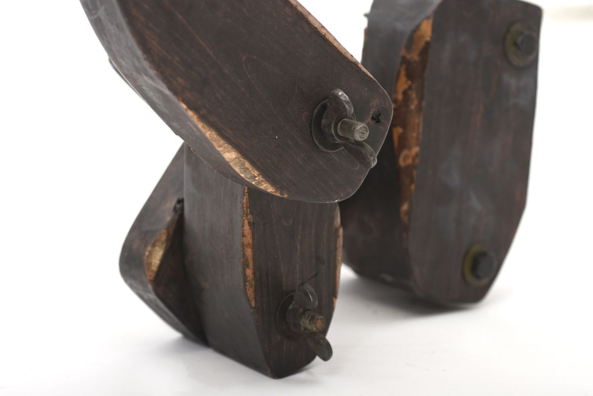 Anonymous wooden adjustable sculpture 02