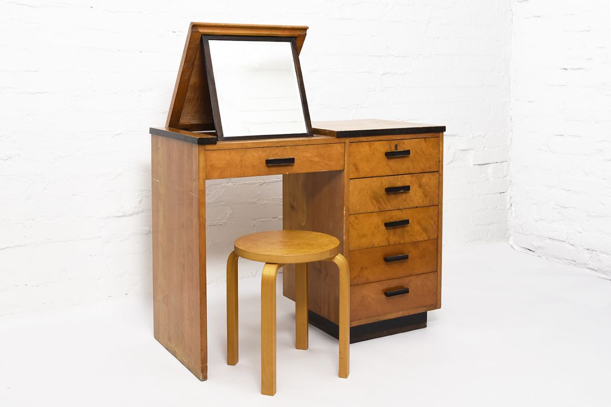 Anonymous-Vanity-Desk-with-Foldable-Mirror_set