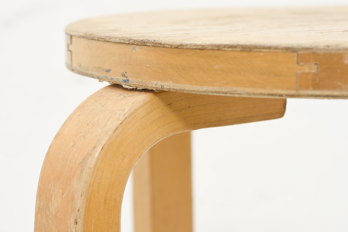 Aalto-Alvar-Stool-E60-Birch-1950_detail4