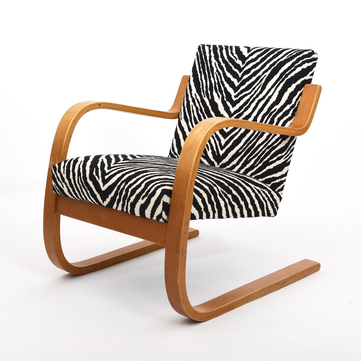 Aalto Alvar armchair 402 new zebra