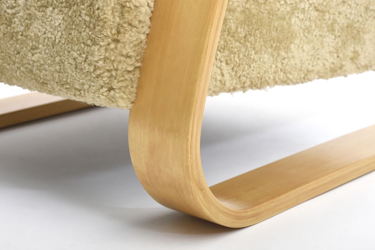 Aalto Alvar Tank chair 400 sheepskin 07