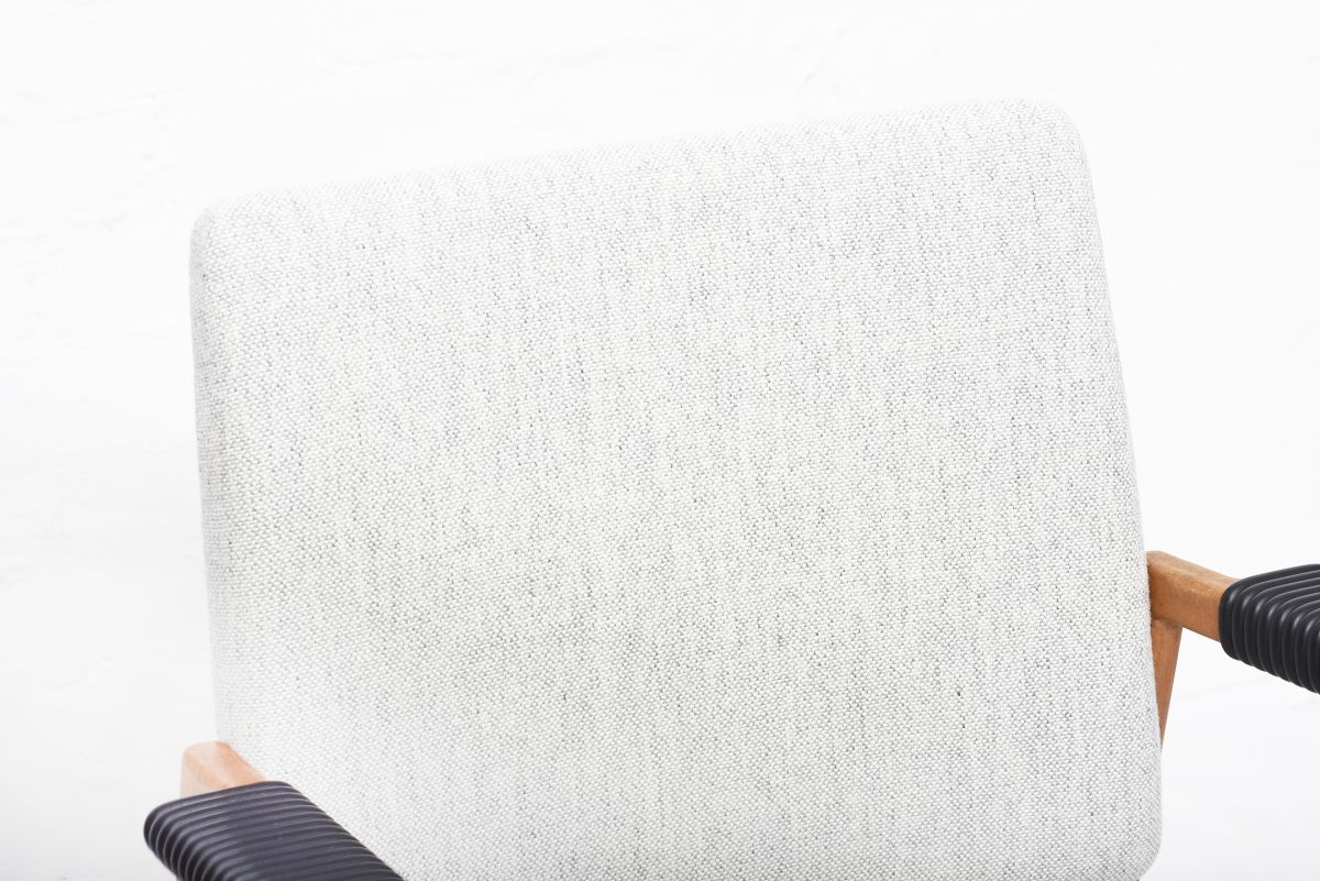 Name Armchair 01