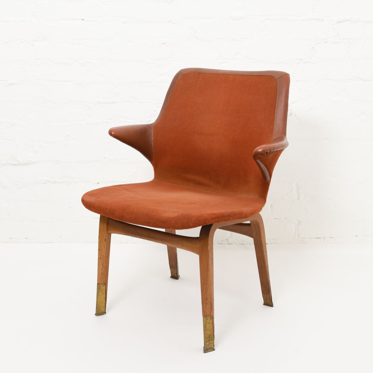 Tapiovaara-Ilmari-Lulu-Armchair-Marski-1960