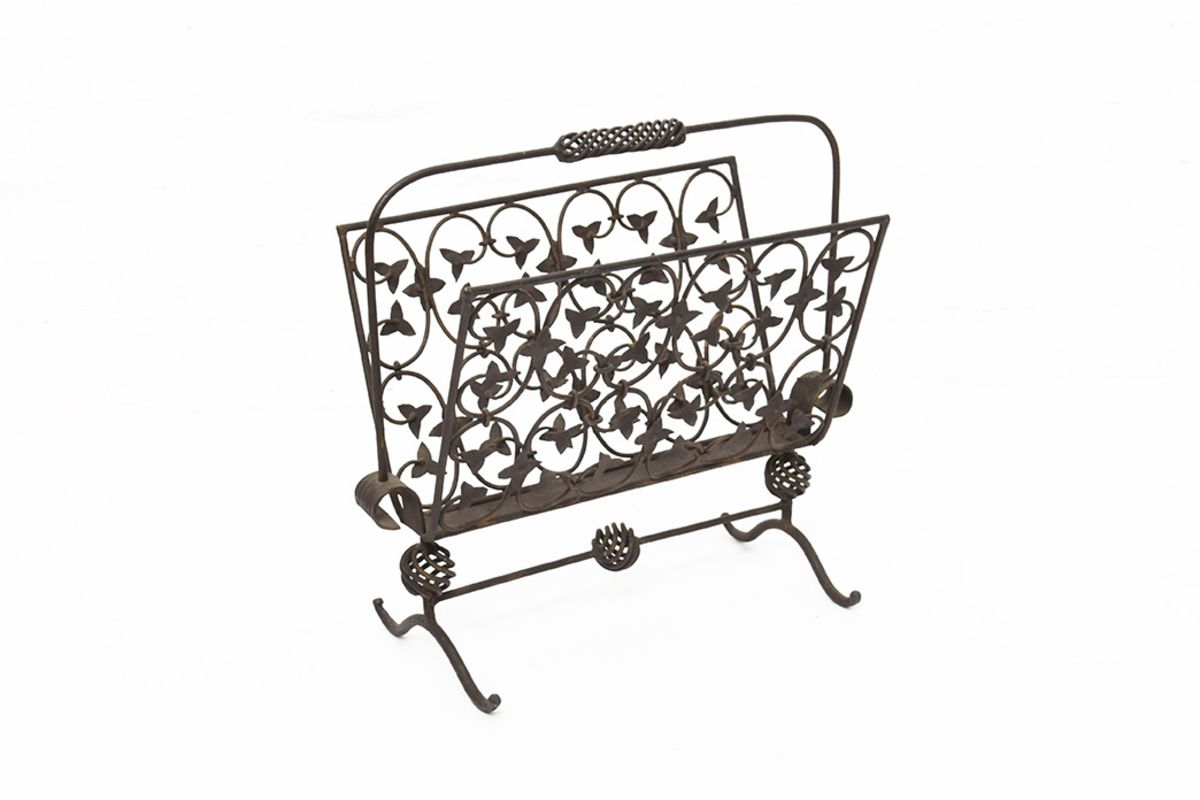 Metal Magazine Holder details1