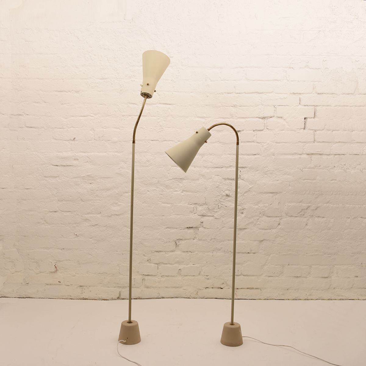 Lisa-Johansson-Pape_Uplight-Floorlamp-01