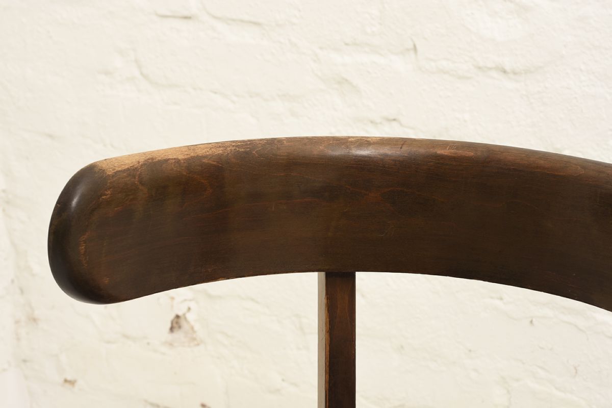West-Werner-Hugging-Chair-Brown-dettail1
