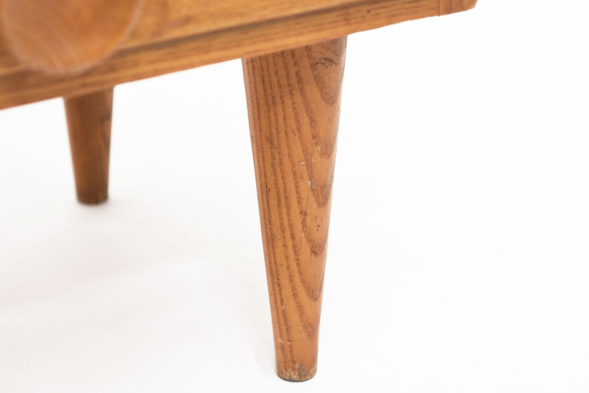 Anonymous Kids desk and chair 08