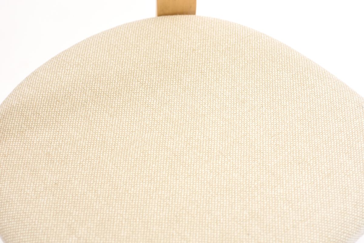 Aalto Alvar Chair 69 beige wool set 04
