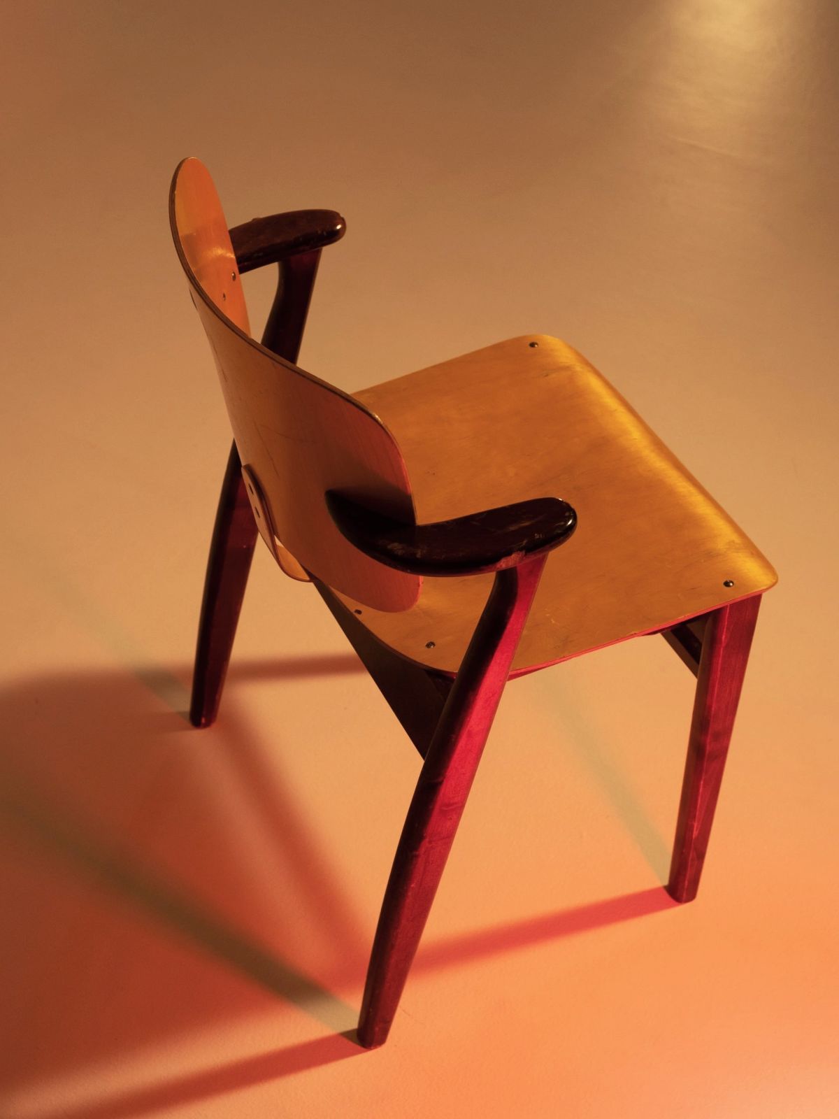 Artek-2nd Cycle-Ten Years-Pop Up-Domus-01-crop-graded_1440x 2x.progressive