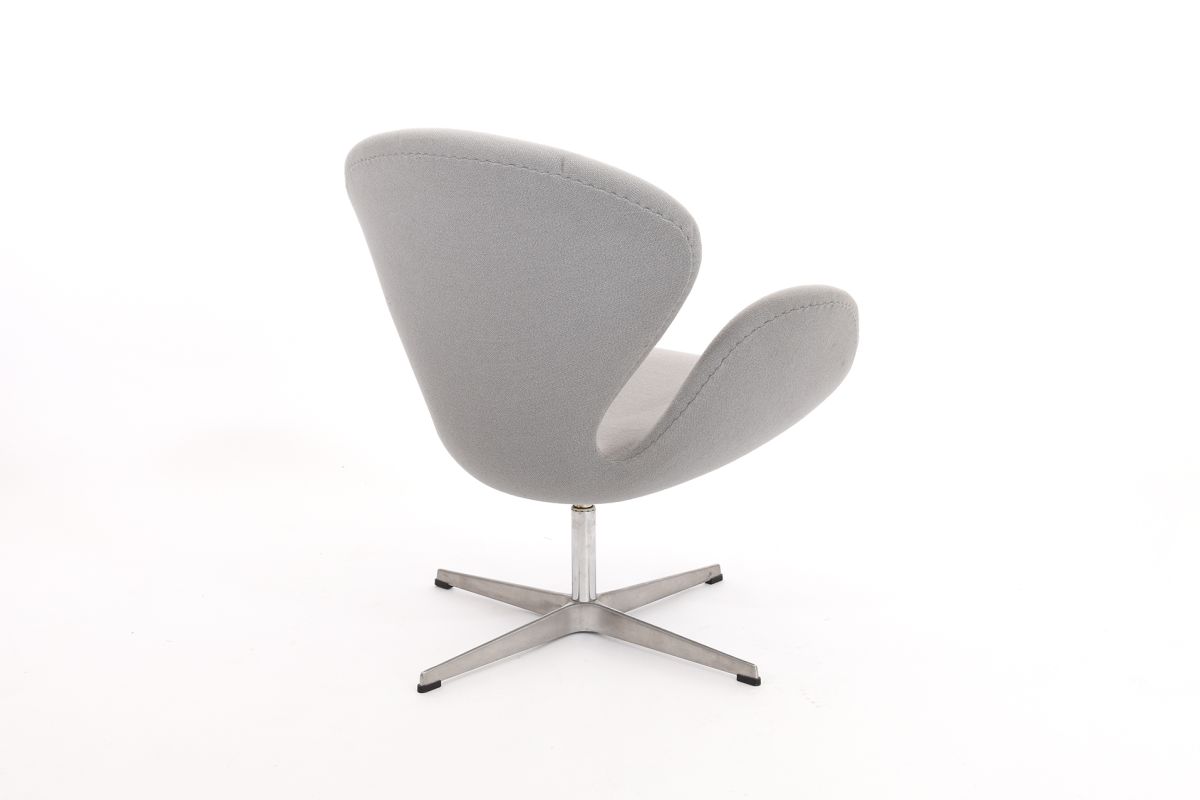 Jacobsen Arne chaise swan light gray back