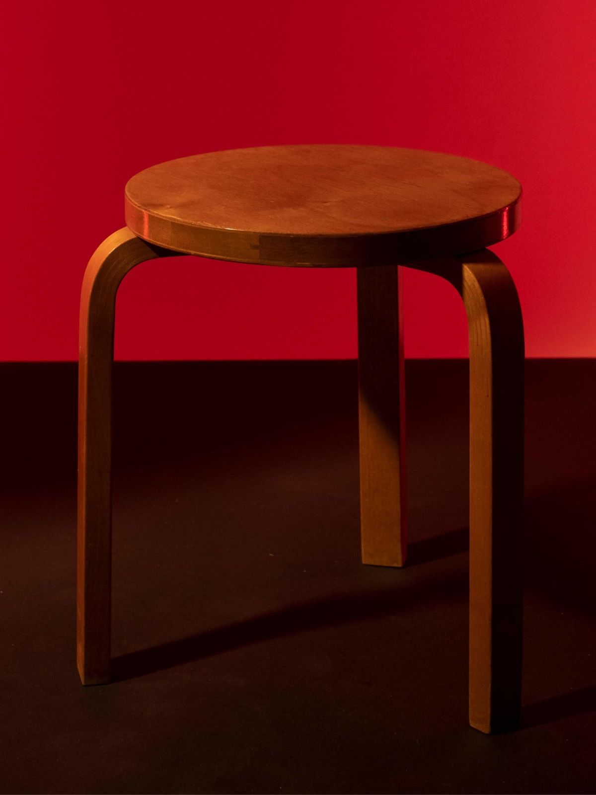 Artek-2nd Cycle-Ten Years-Pop Up-Stool60-Crop_d8b95be8-2da9-43e4-9ad7-b83649e02845_1440x 2x.progressive