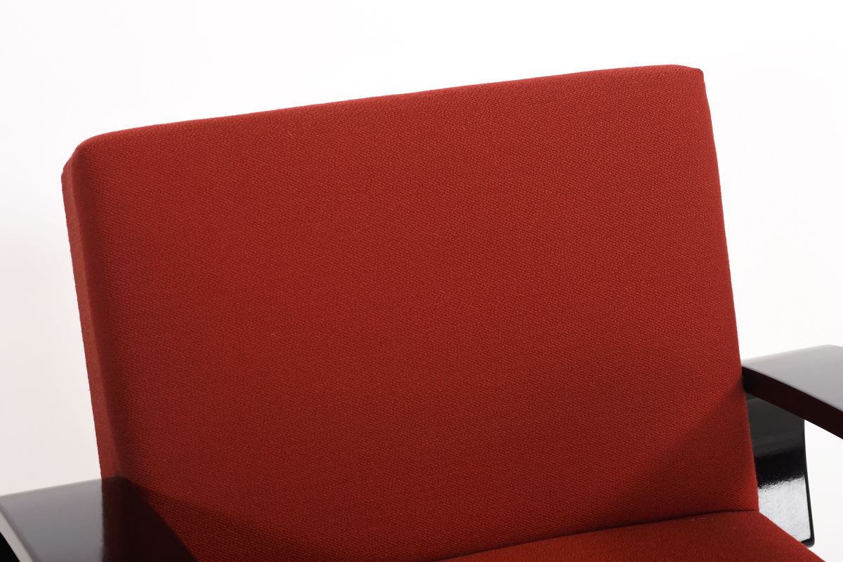Aalto Alvar armchair 500 tamk red x black 01