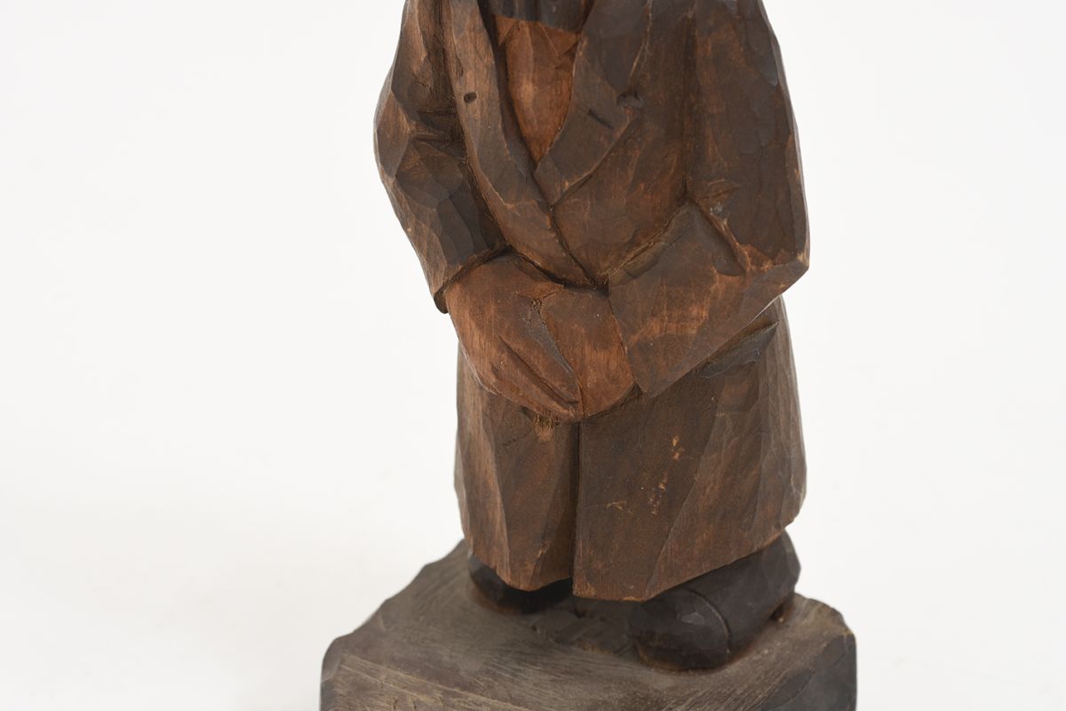 Talvi-U-Woodedn-Sculpture-Gentle-Men_detail3