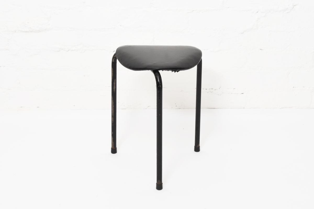 Tapiovaara-Ilmari-Lokki-Stool-Black-Vinyl