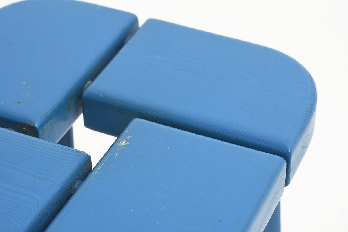 Wooden-Stool-Blue-Gray_detail2