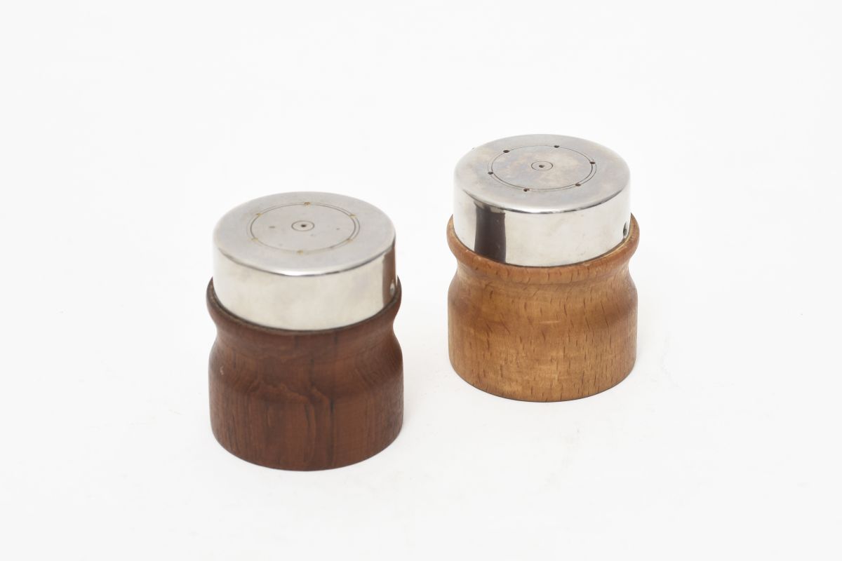 Salt-Pepper-Shakers