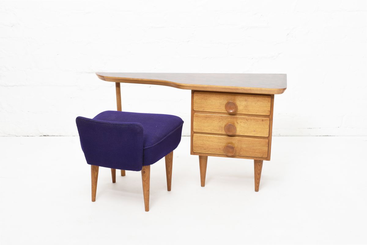 Anonymous Kids desk and chair