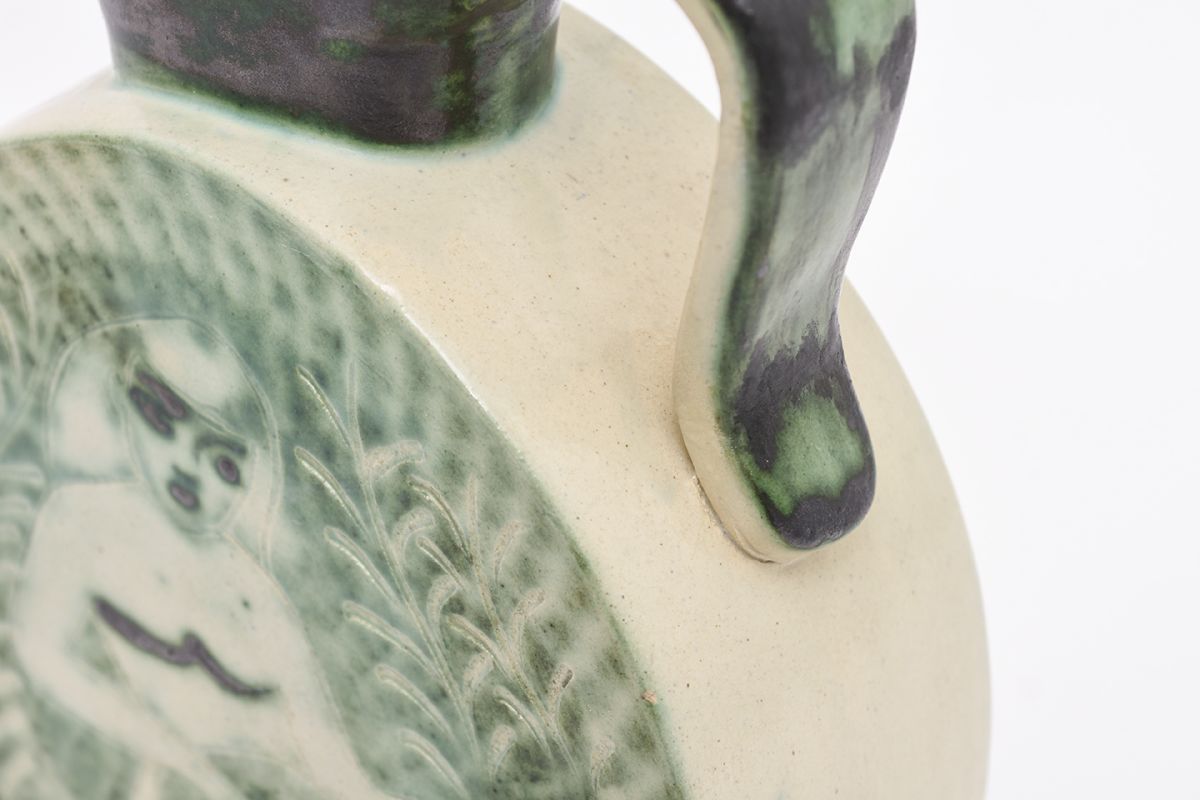 Anonymous-Kupittaan-Savi-Vase-Girl-with-Guiter_detail2