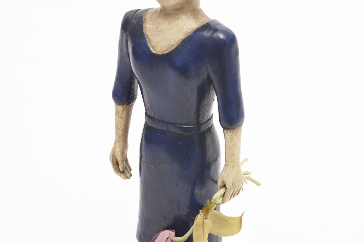 Anonymous-Wooden-Sclupture-Woman-With-Flower_detail3