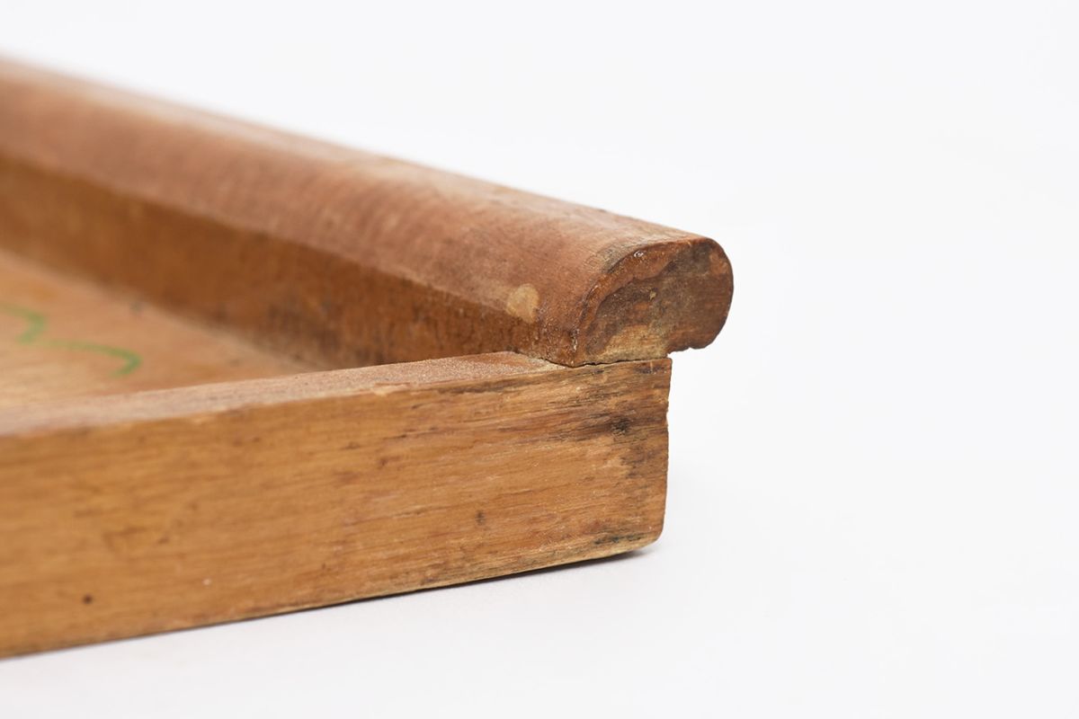 Folky Wooden Tray Hand Painted details4