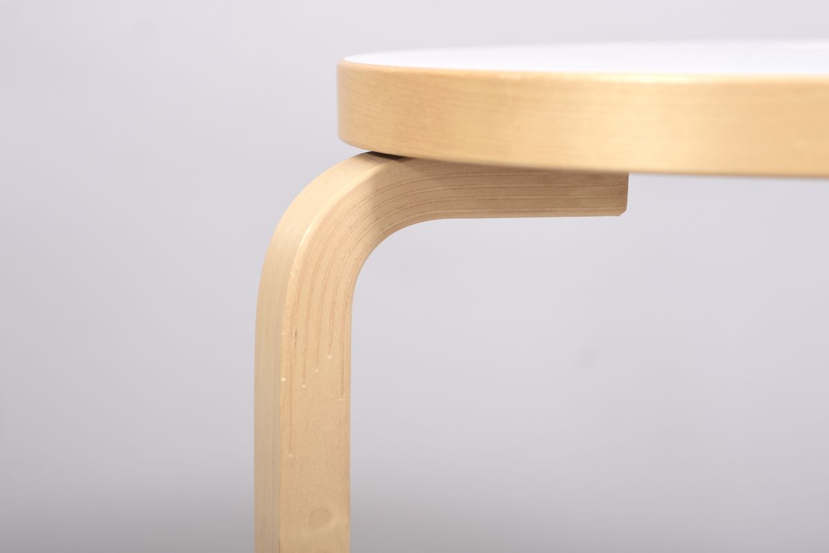 Aalto Alvar table 90d white laminate 2011 02