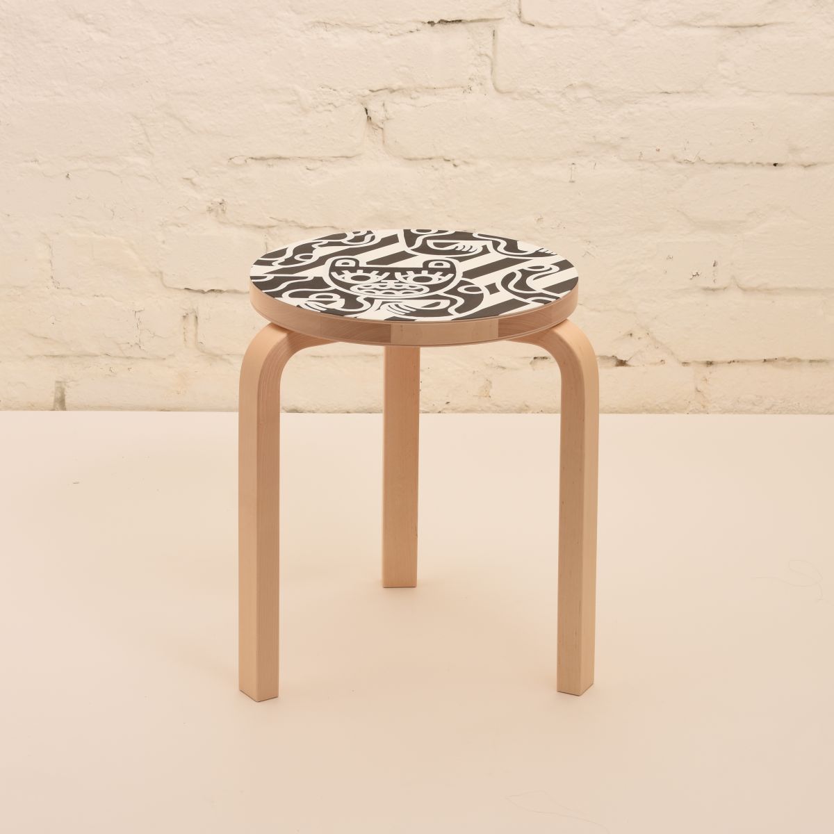 Ines_Sederholm_Roar-Stool-E60_High-Res