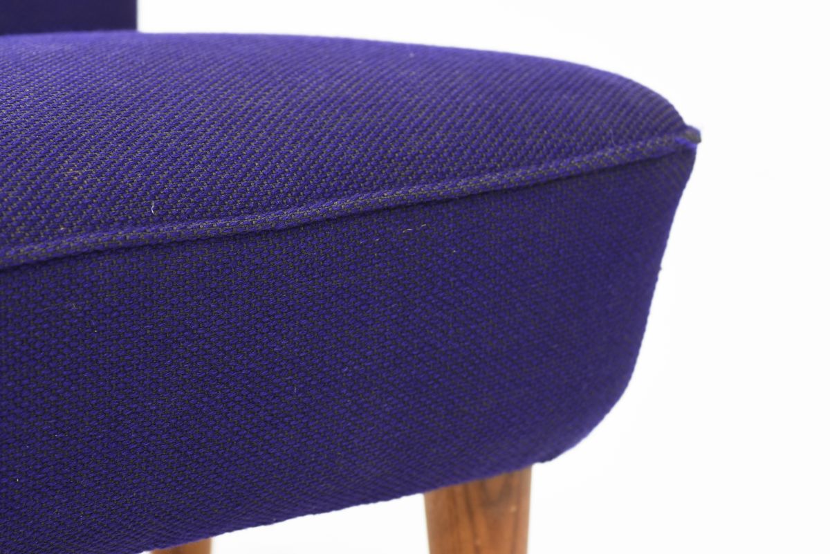 Anonymous Kids desk and chair 13