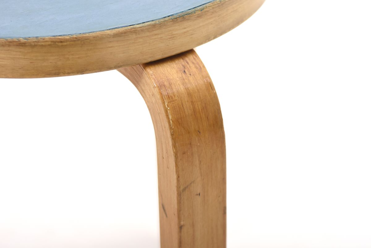 Aalto Alvar stool 60 blue linoleum 02