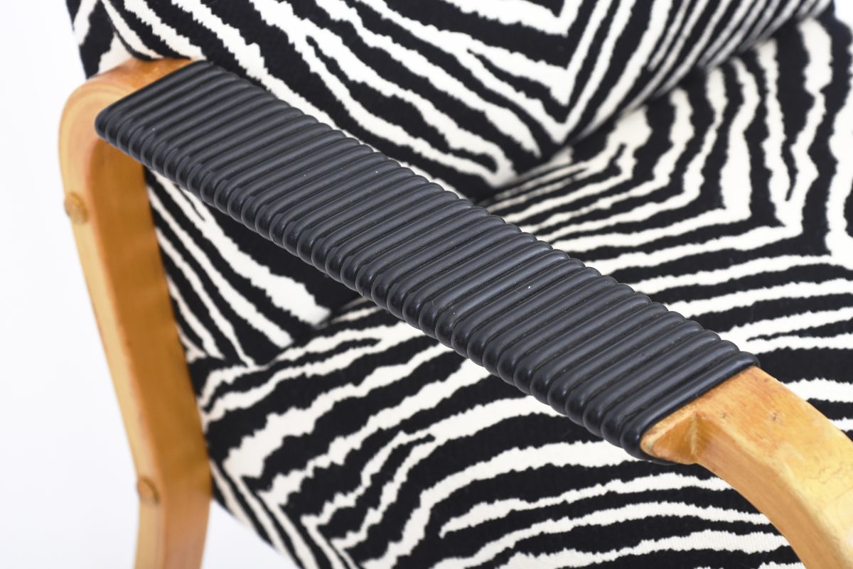 Aalto Alvar armchair 47 with zebra 05
