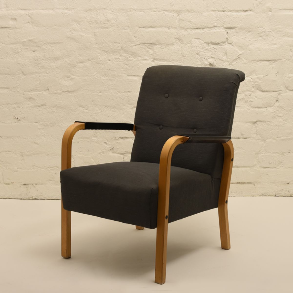 Aalto-Alvar_Chair-47