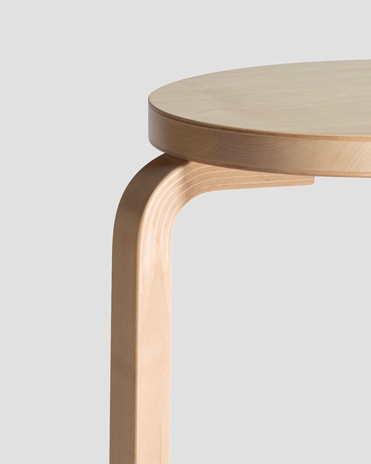 Stool_60_l-leg_close_up