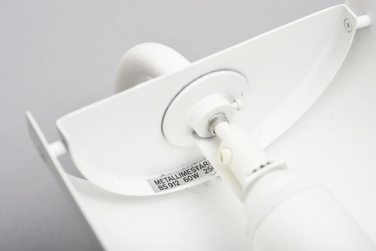 Metallimestari wall lamp white 05