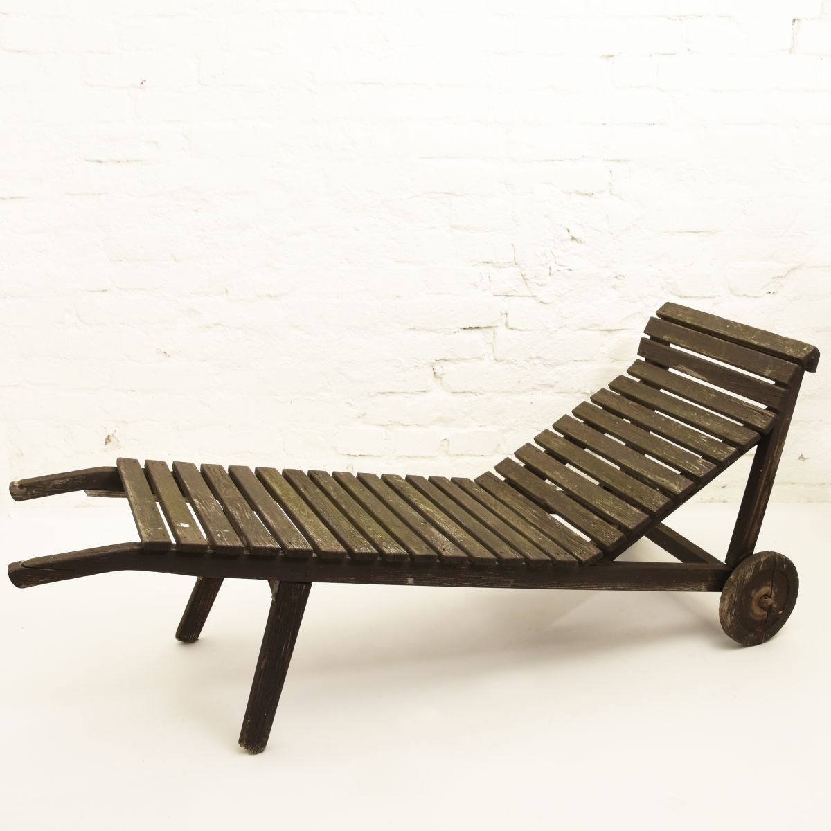 Aalto-Aino-Sun-Bed-white