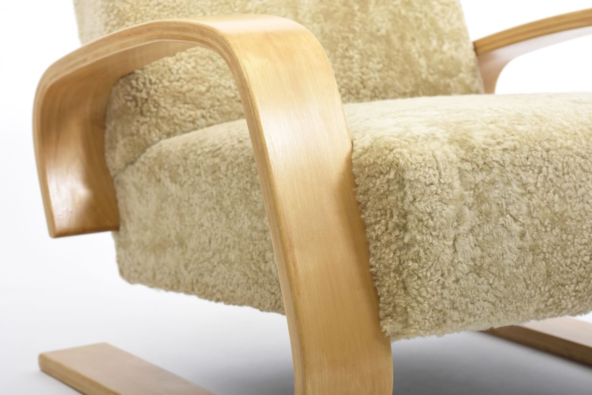 Aalto Alvar Tank chair 400 sheepskin 06