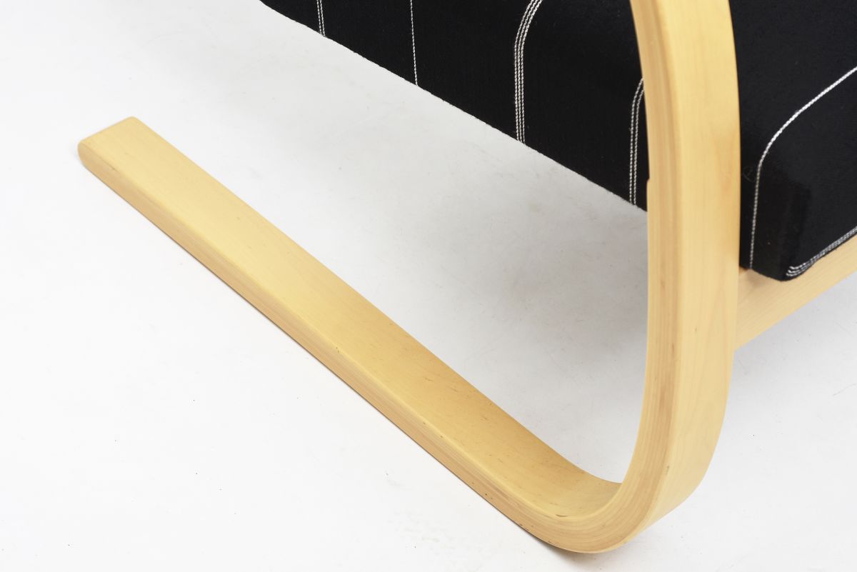 Aalto Alvar Armchair 402 back white 09