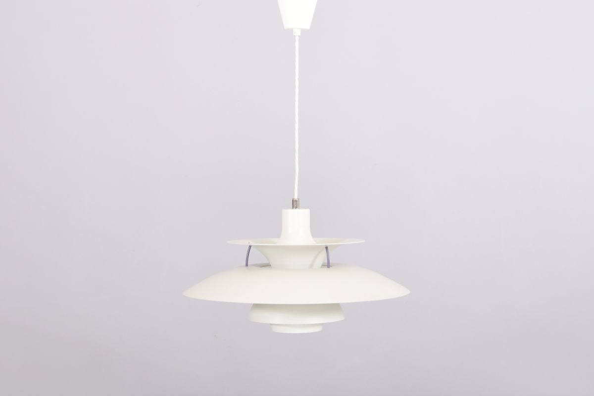 Poul Henningsen PH 5 lamp white violet