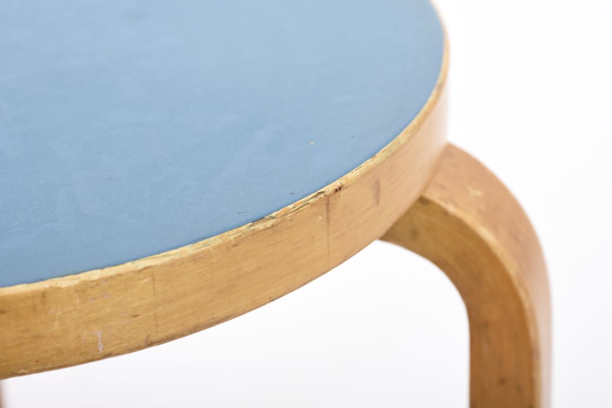 Aalto Alvar stool60 blue linoleum 1950 01