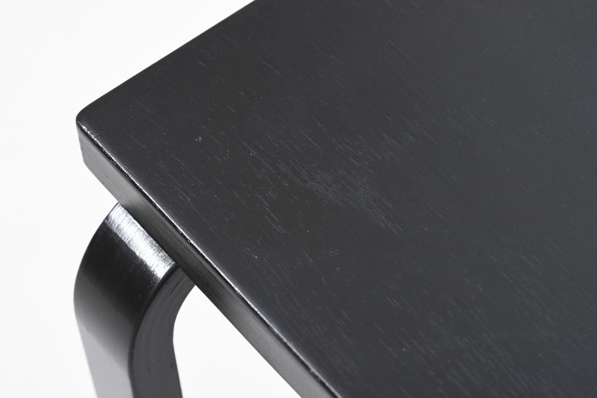 Aalto Alvar side table black 01