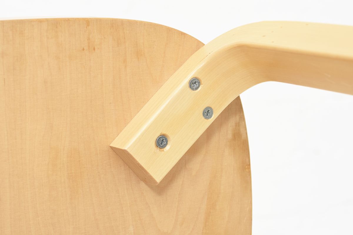 Aalto-Alvar-Chair69-Birch_detail8