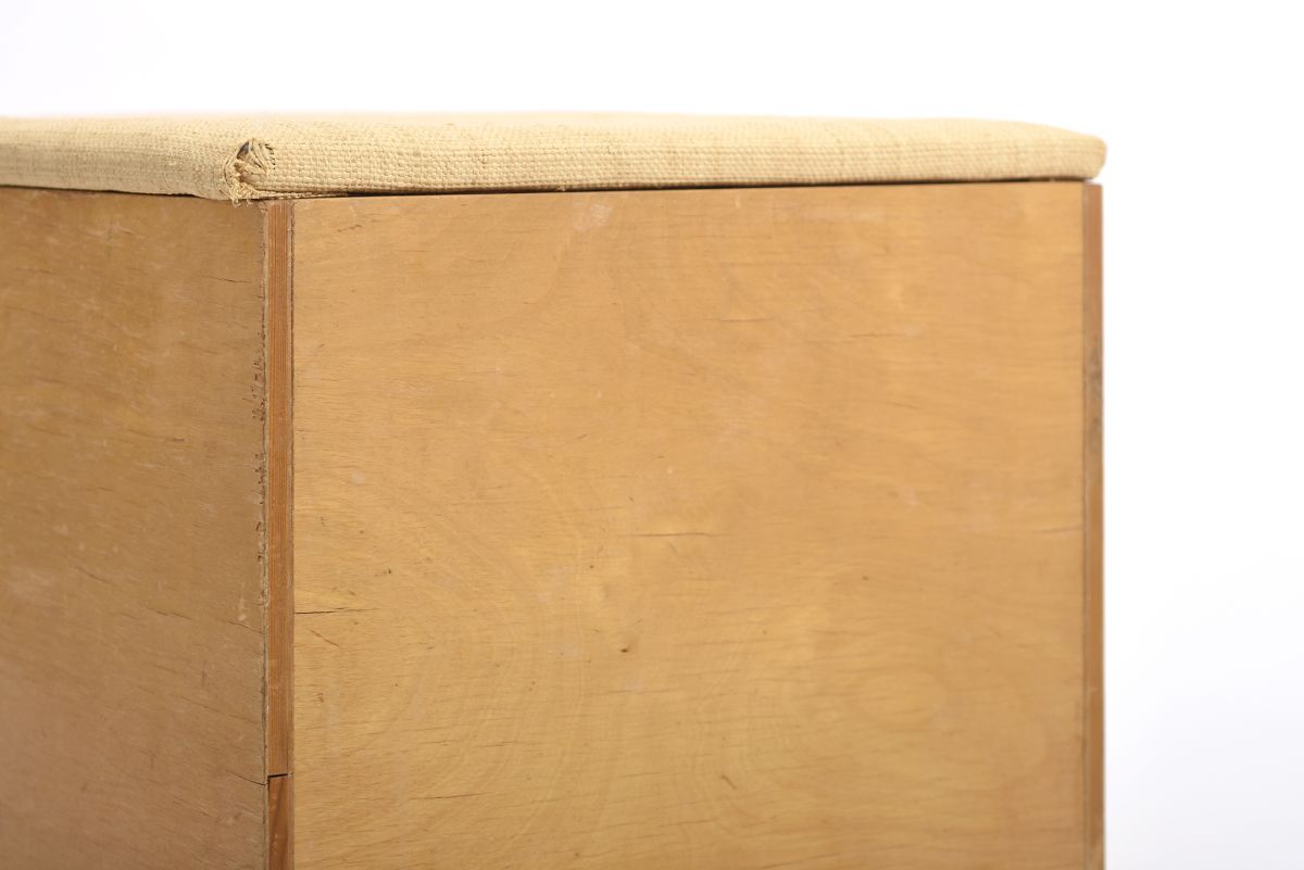 Anonymous shoew rack bench 05