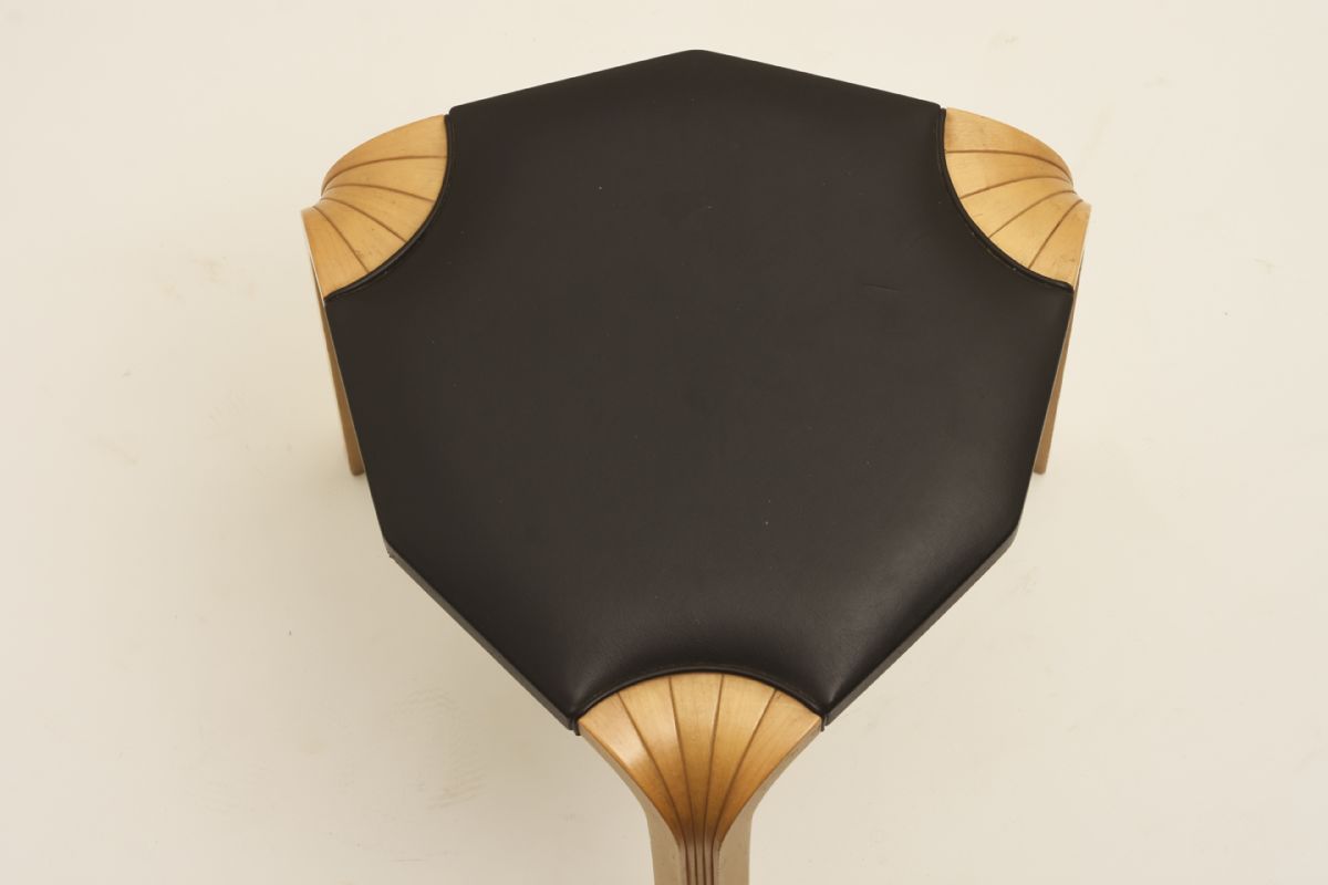 Aalto-Alvar_Stool-X602-Black-Leather_detail1